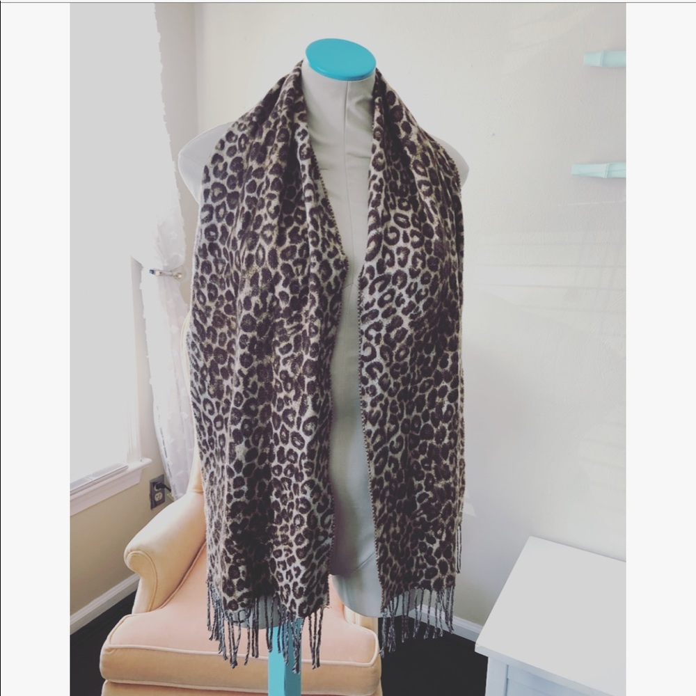 Merona Leopard print scarf 12x62”